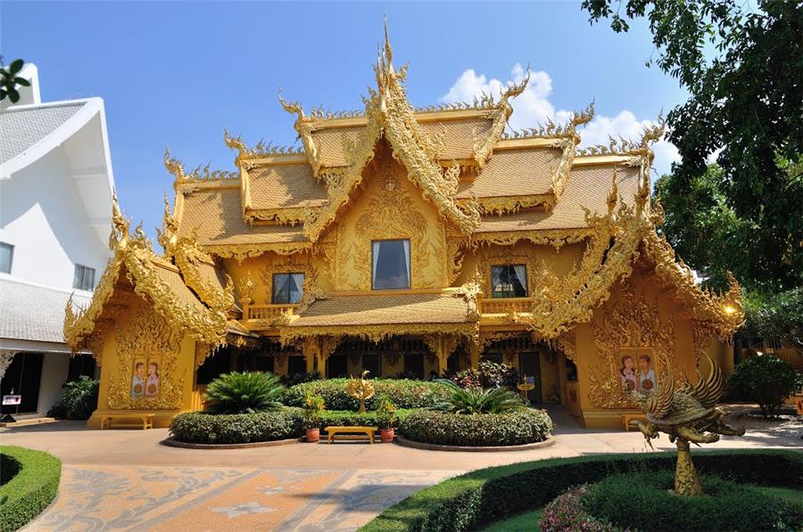 Wat Rong Khun (Chiang Rai Province, Thailand)