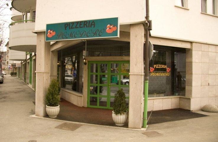 Pizzeria Pomodoro Maribor outside