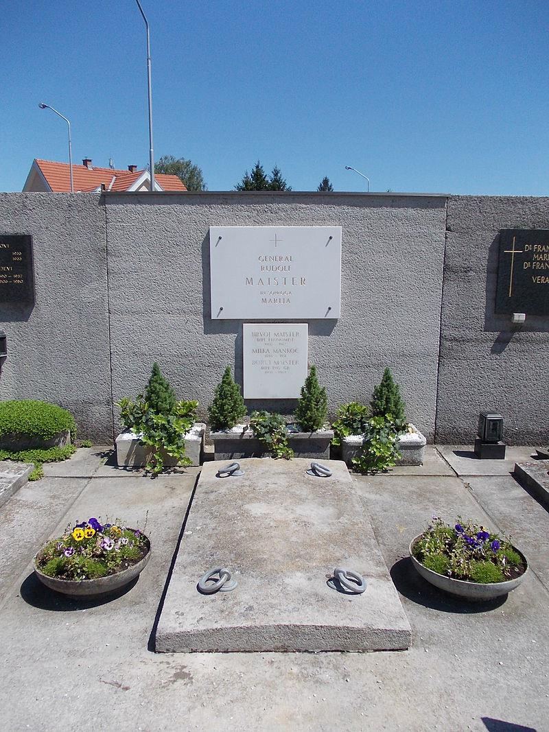 Grob Rudolfa Maistra na pokopališču Pobrežje.