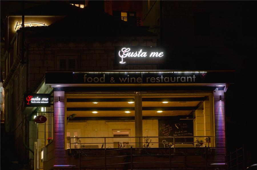 Gusta Me restaurant