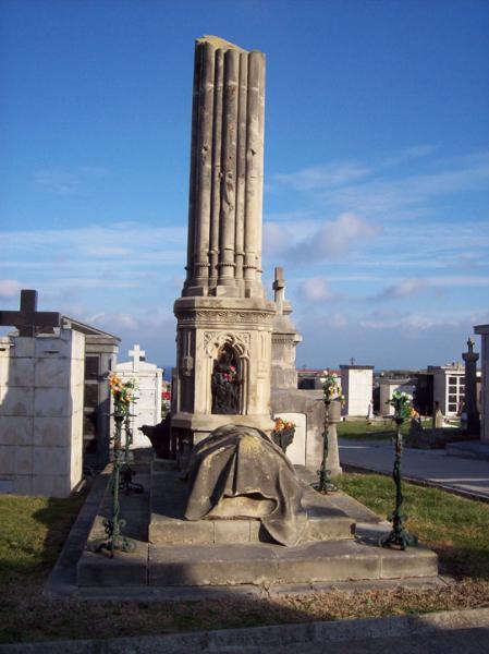 Municipal Cemetery of Ciriego (Santander, Spain)