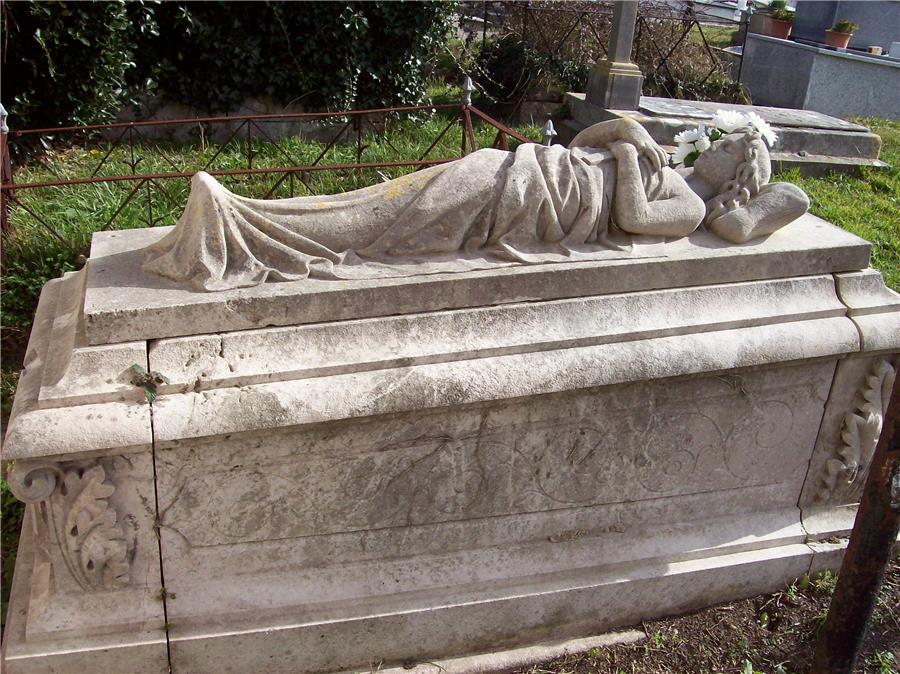 Municipal Cemetery of Ciriego (Santander, Spain)